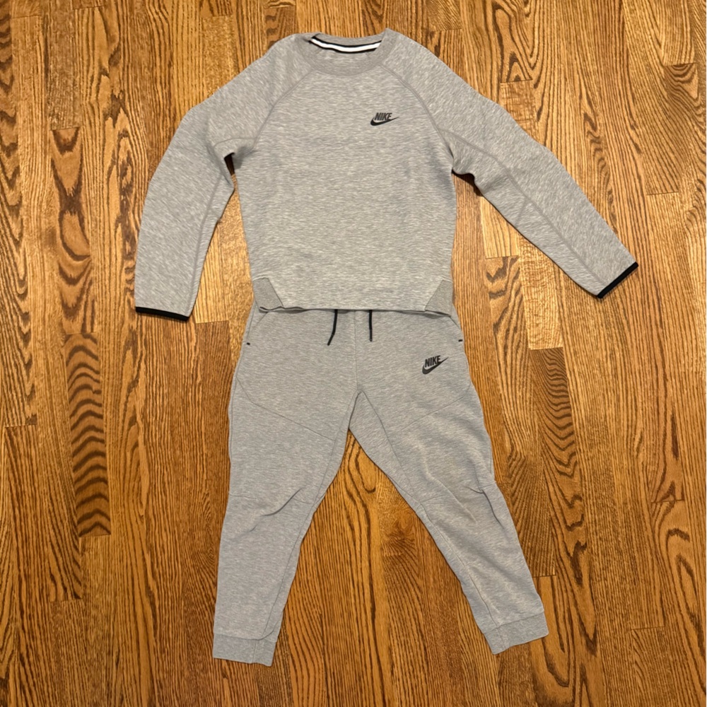 Nike Sportswear Tech Gray Sweatshirt with Red Tag